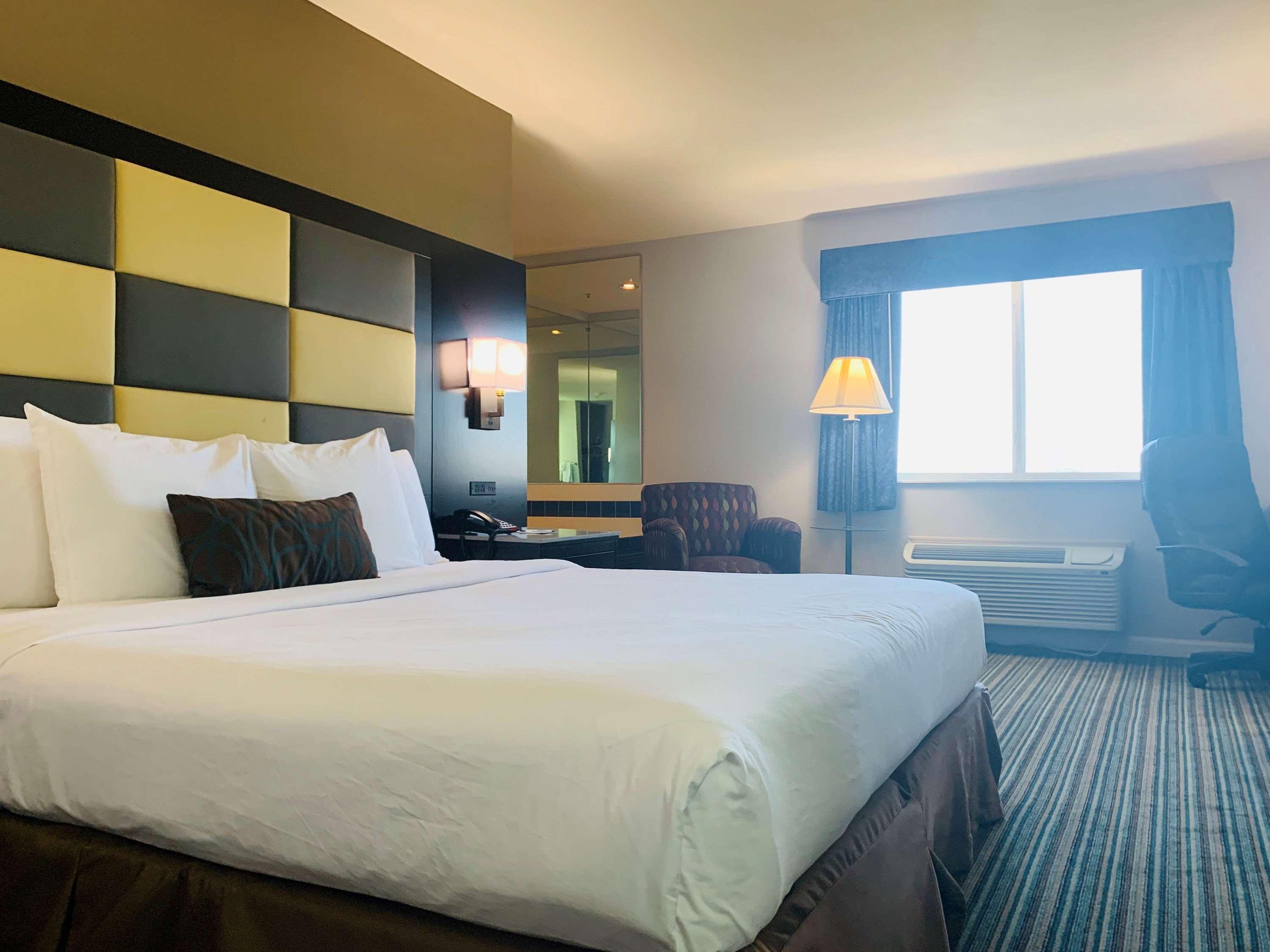 Surestay Plus Hotel By Best Western Redding Δωμάτιο φωτογραφία